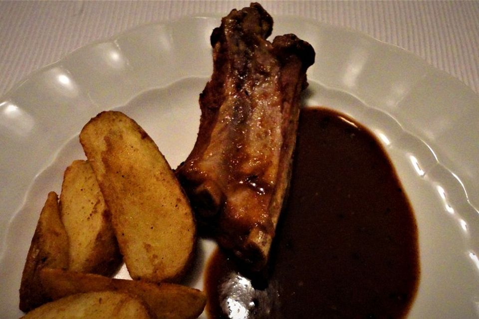 Amerikanische BBQ Spareribs die auf der Zunge zergehen