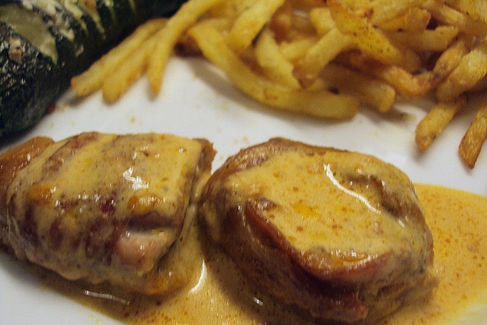 Schweinefilet in Paprika - Sahne Soße Schweinefilet in Paprika - Sahne Soße