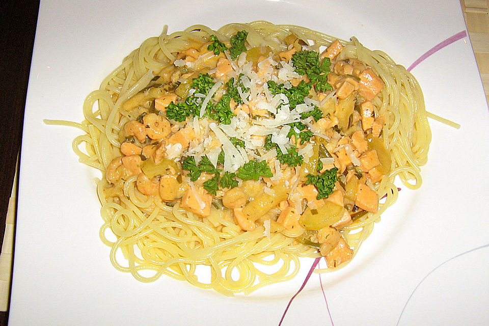 Tagliatelle mit Lachs und Shrimps