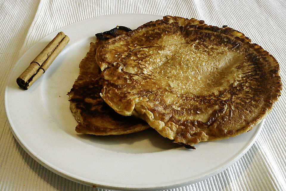 Zimtpfannkuchen mit Walnüssen und Hafer