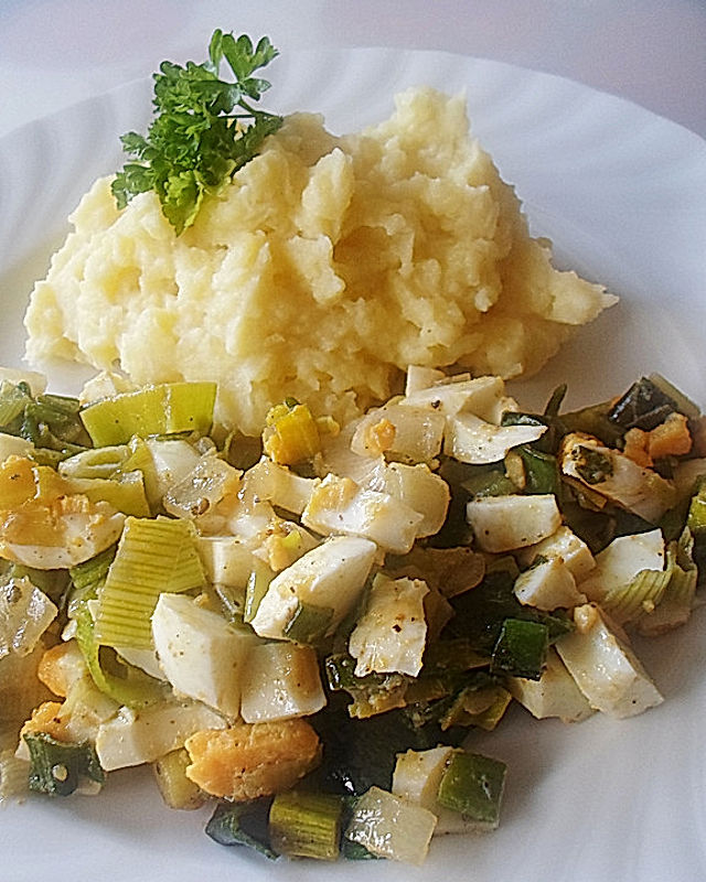 Lauch-Frühlingszwiebel-Eiergemüse an Kartoffelpüree der besonderen Art für 2 Personen