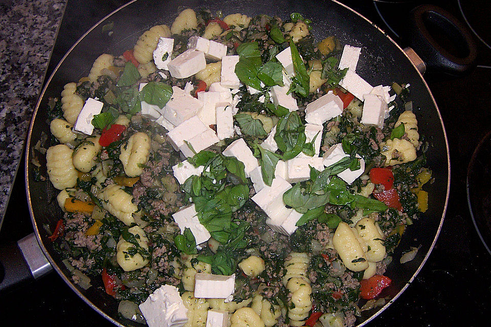 Gnocchi-Gemüse-Käse-Pfanne