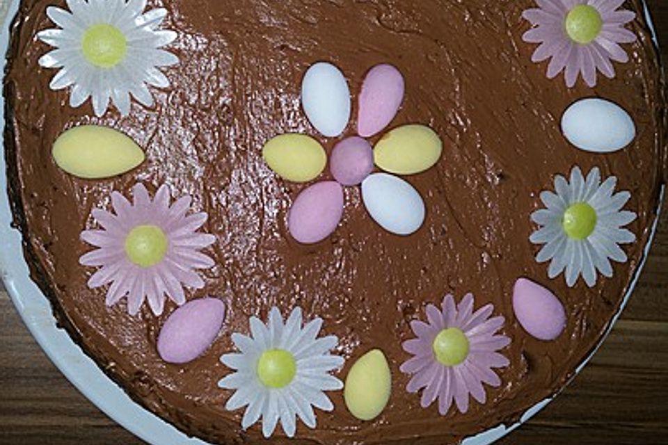 Schokoladentorte mit Schokoladenbuttercreme Schokoladentorte mit Schokoladenbuttercreme