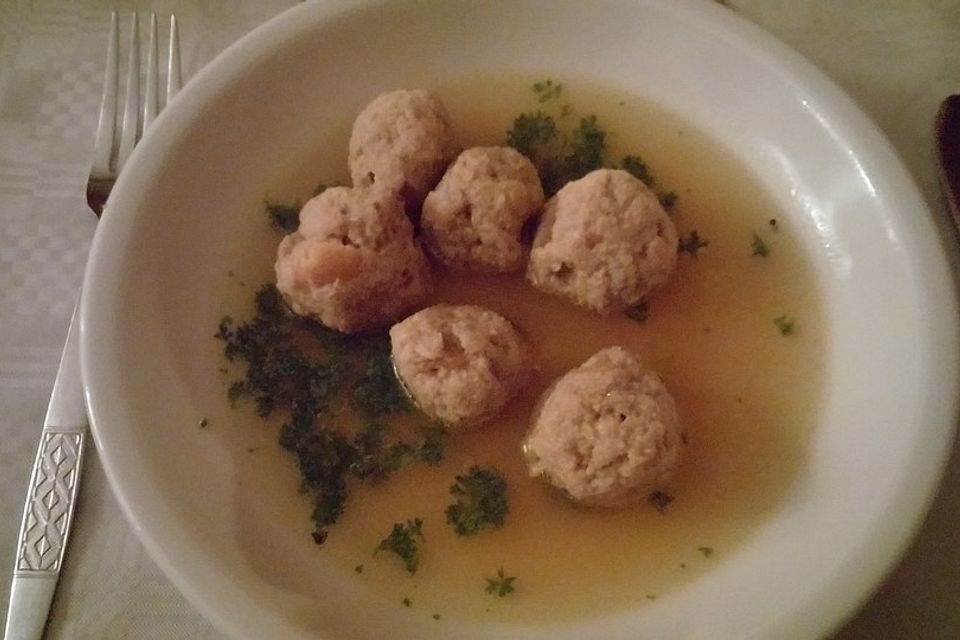 Kräuter-Leberknödel-Suppe