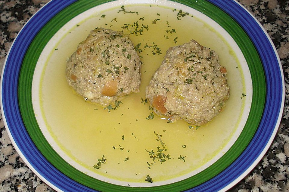 Kräuter-Leberknödel-Suppe