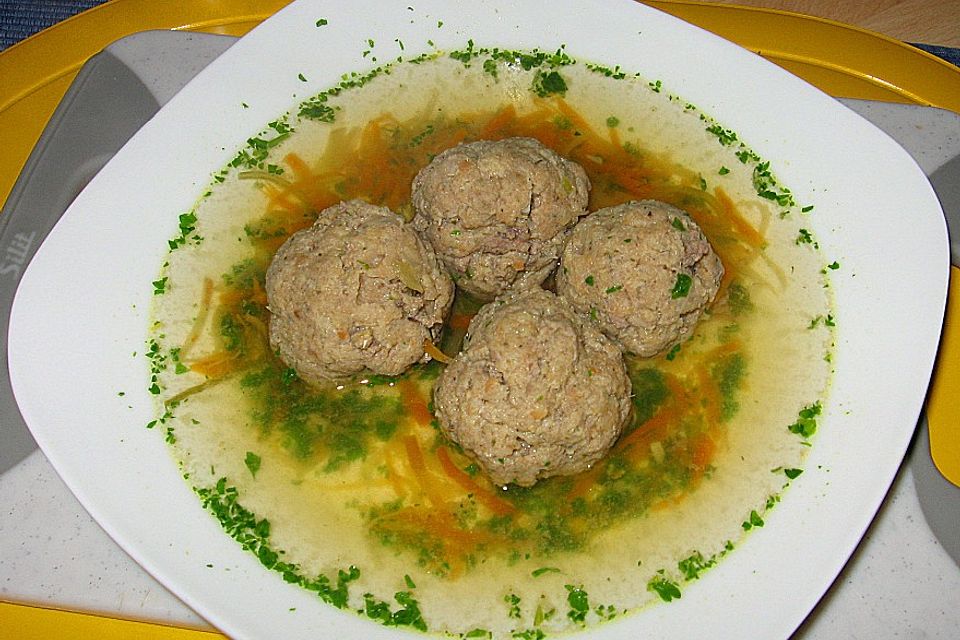 Kräuter-Leberknödel-Suppe