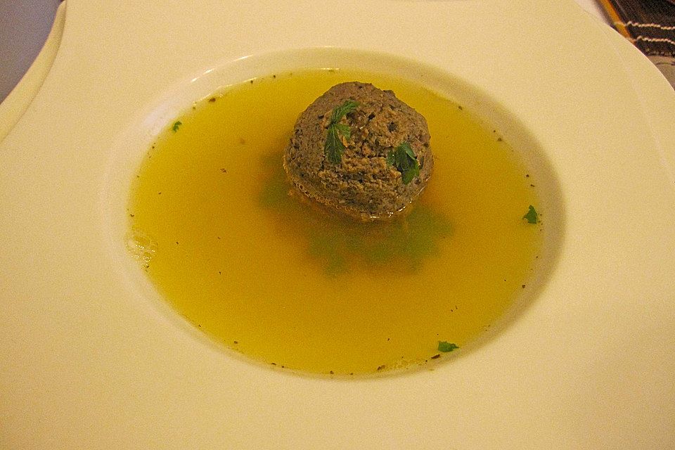 Kräuter-Leberknödel-Suppe