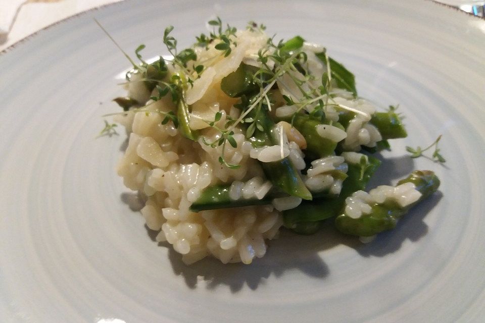 Spargel-Zuckerschoten-Risotto