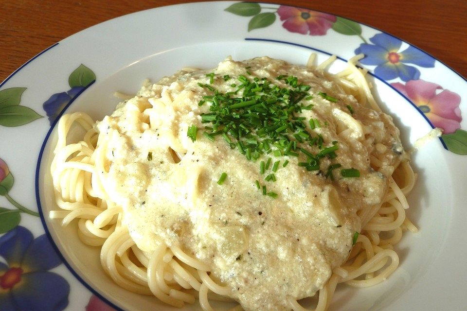 Spaghetti mit Vier-Käse-Soße