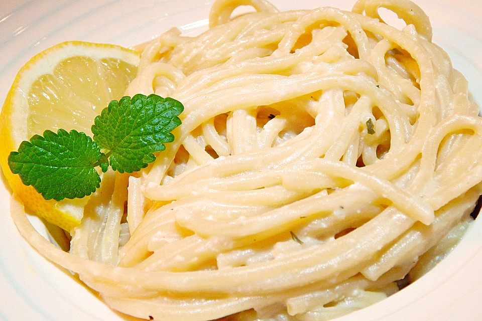 Spaghetti mit Zitronen-Mascarpone-Soße