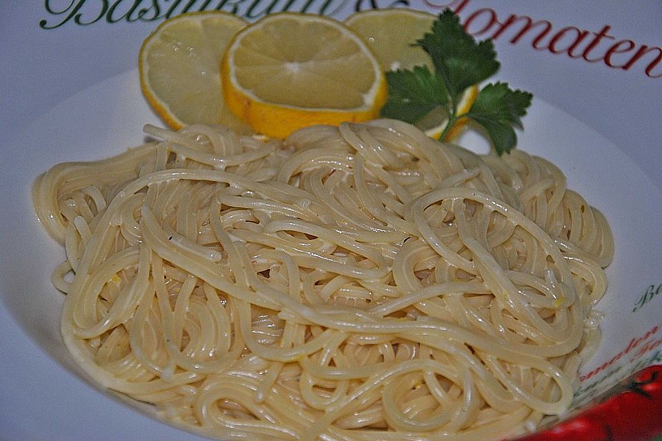 Spaghetti mit Zitronen-Mascarpone-Soße