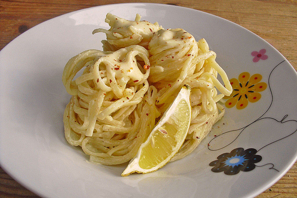 Spaghetti mit Zitronen-Mascarpone-Soße