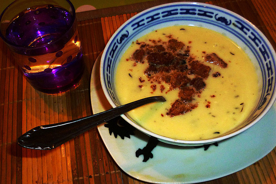 Knoblauch-Käsecremesuppe mit Croûtons