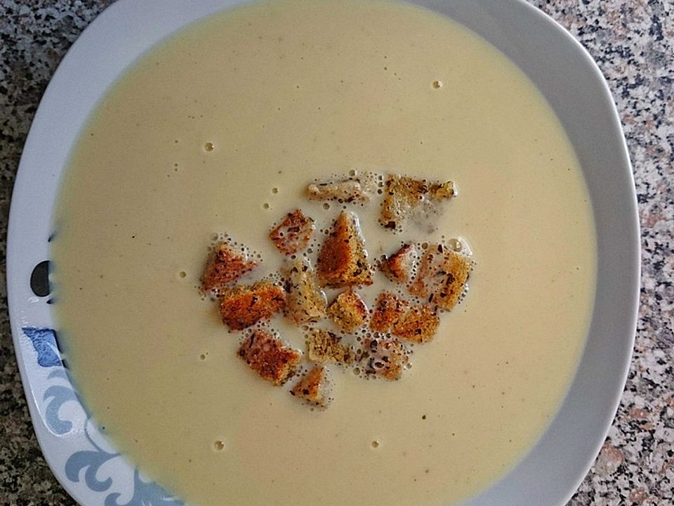 Knoblauch-Käsecremesuppe mit Croûtons von dorsch147| Chefkoch