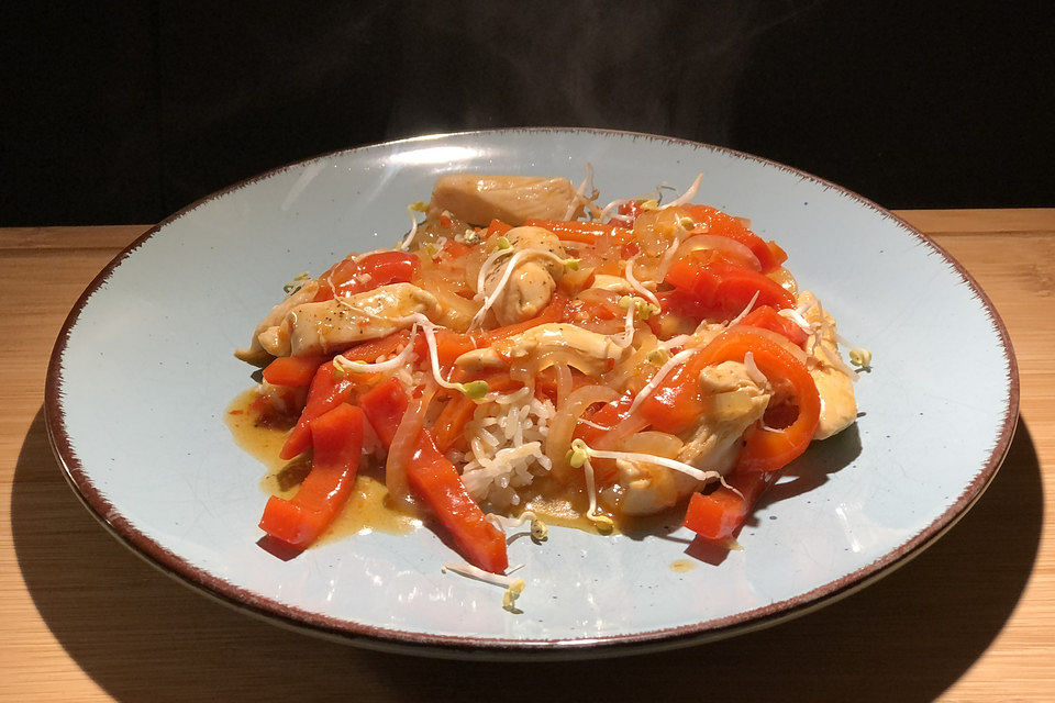 Feuriges Hähnchen aus dem Wok