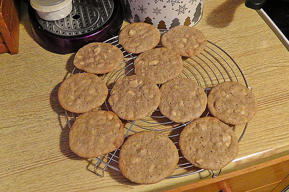 Cookies mit weißer Schokolade und Haselnuss