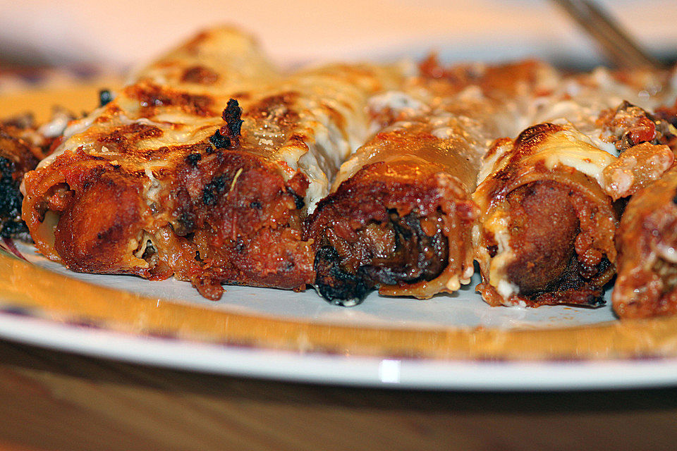 Cannelloni mit knuspriger Brötchen-Pilz-Füllung