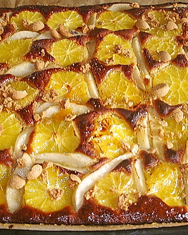 Birnenkuchen mit Orangen und Amarettini