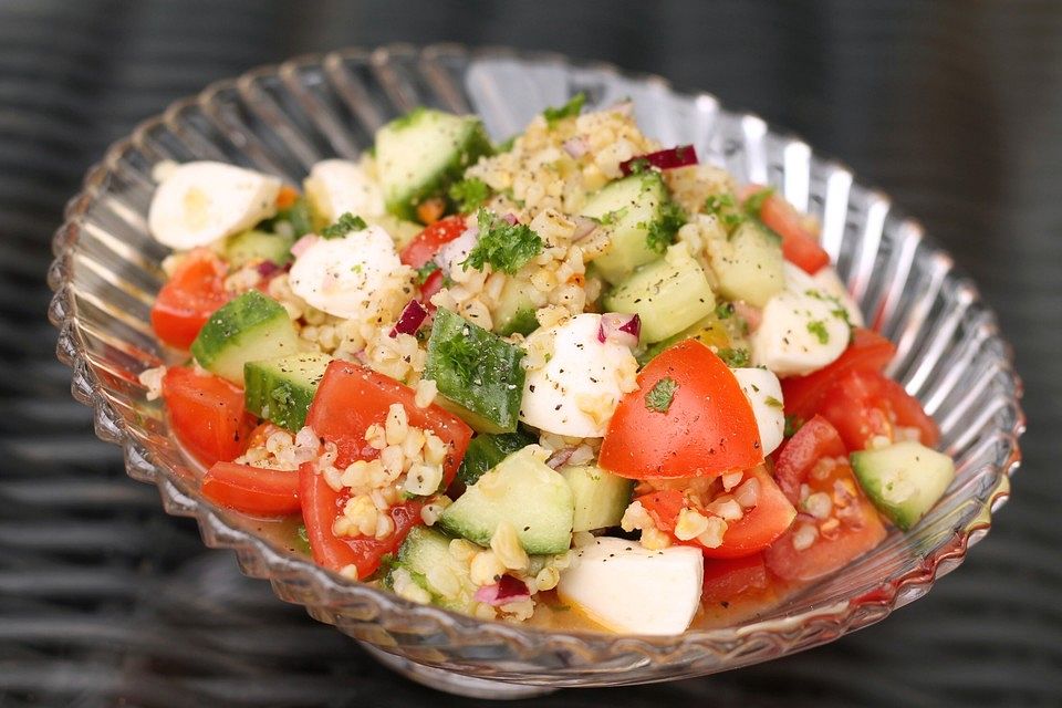 Frischer Couscous-Sommersalat