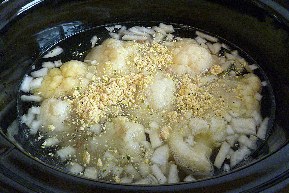 Blumenkohlcremesuppe mit Käse