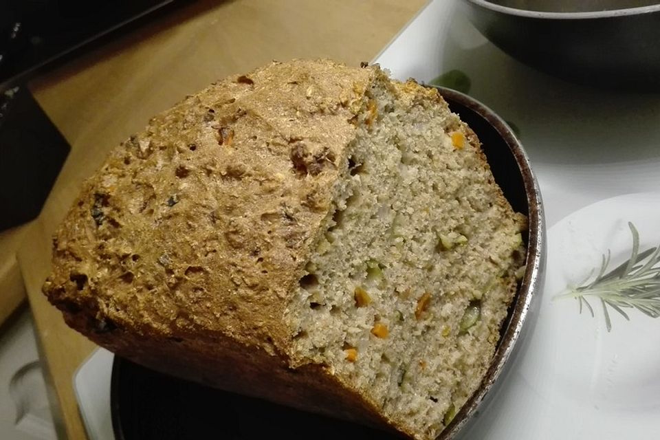 Leichtes Zucchini-Zwiebel Brot