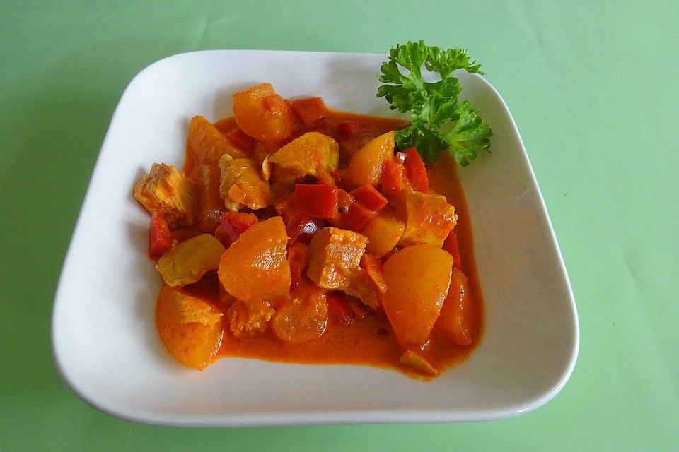 Hähnchencurry mit Kokosmilch und Pfirsichen