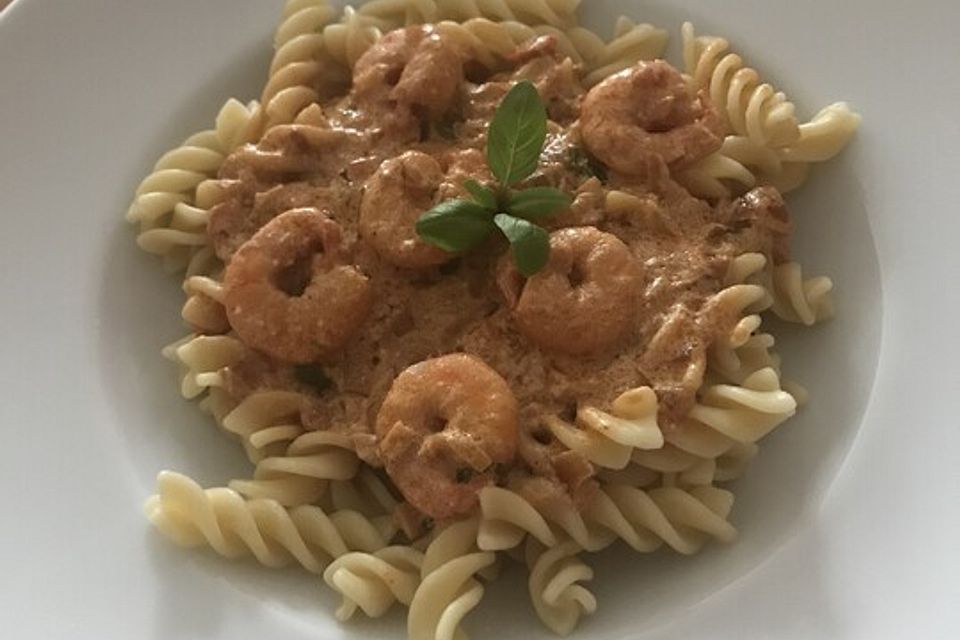 Pasta mit Garnelen-Sahne-Soße