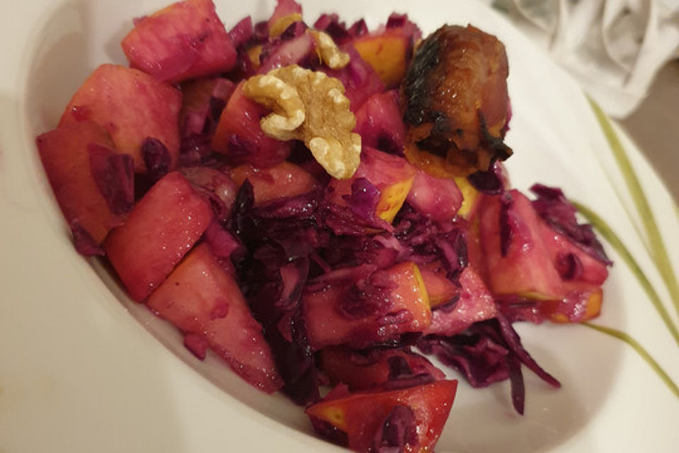 Rotkohl - Früchte - Salat (Rohkost)