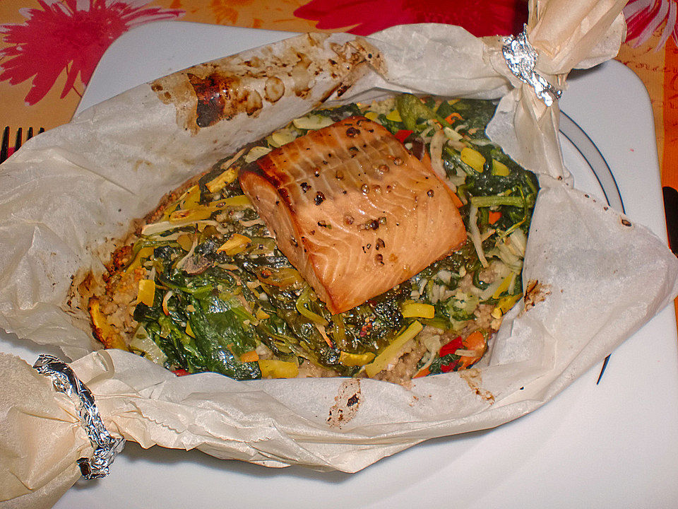 Teriyaki-Lachspäckchen auf Gemüsebett mit Couscous von FADI| Chefkoch
