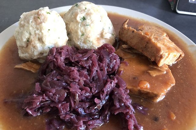 Schweinebraten in würziger Biersauce aus dem Römertopf von s_minchen ...