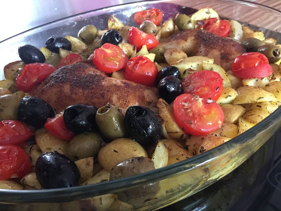 Hähnchen, Kartoffeln und Tomaten aus dem Ofen von Lauriischnecke| Chefkoch