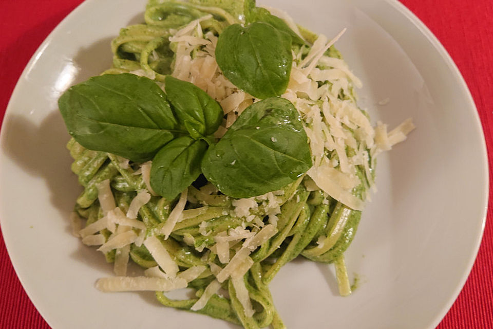 Tagliatelle mit Mascarpone und Spinat