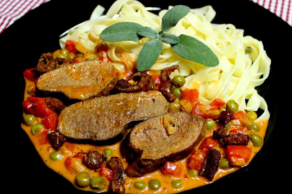 Tagliatelle mit Entenbrust in Portwein-Rahm-Sauce