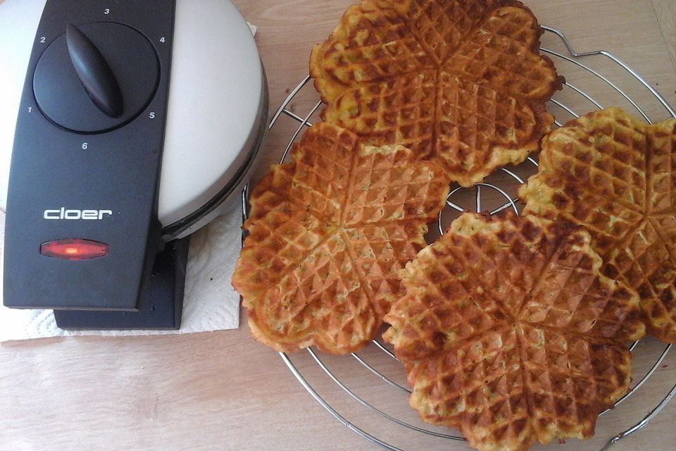 Süße Zucchini-Möhren-Waffeln