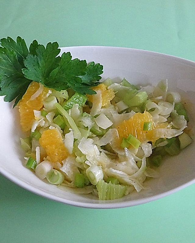 Fenchel-Orangen-Salat mit Staudensellerie