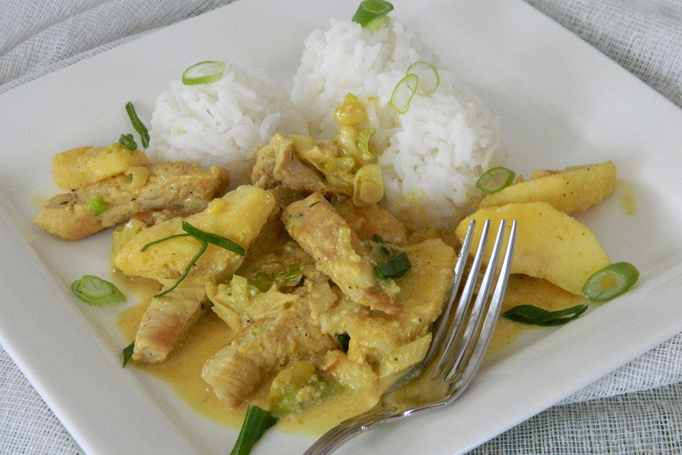 Pute mit Curry-Apfel-Soße