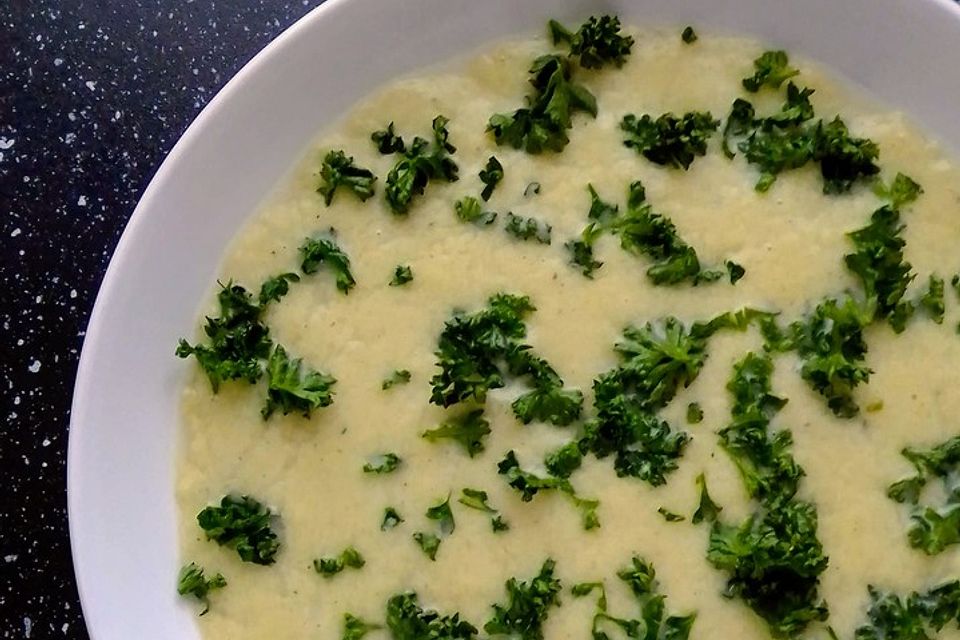 Leichte Kohlrabi-Lauch-Suppe