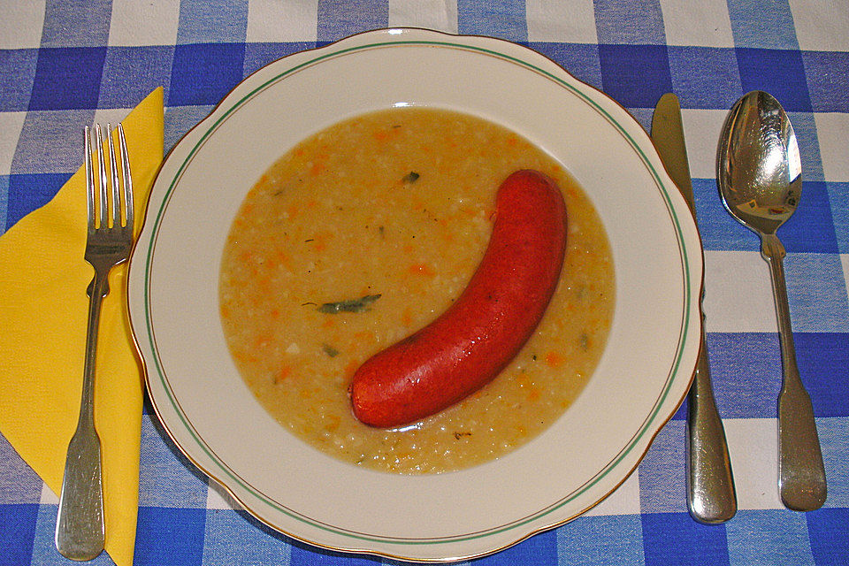 Kartoffelsuppe nach Oma Kuny