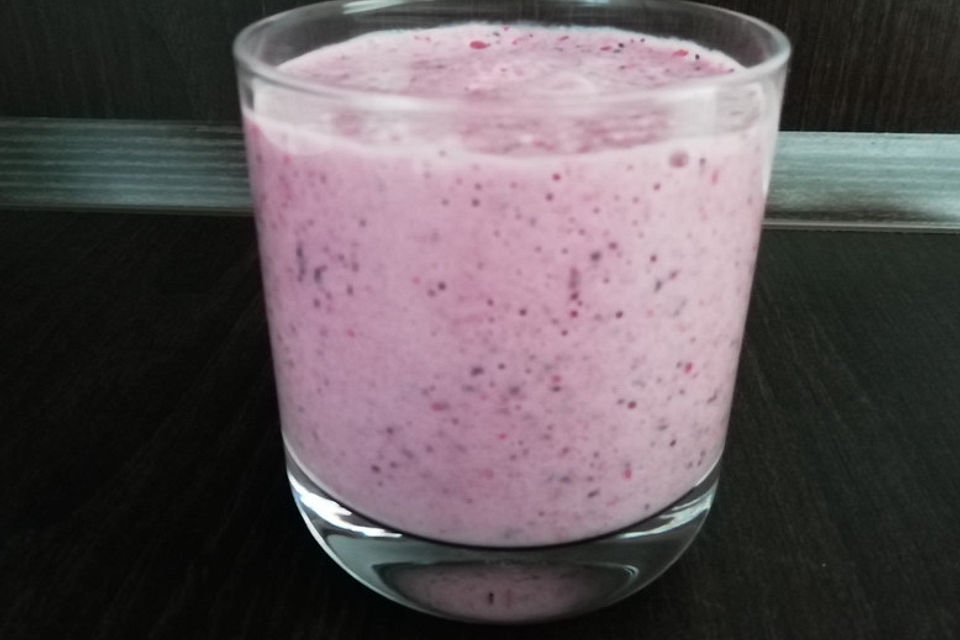 Erdbeer-Blaubeer-Smoothie