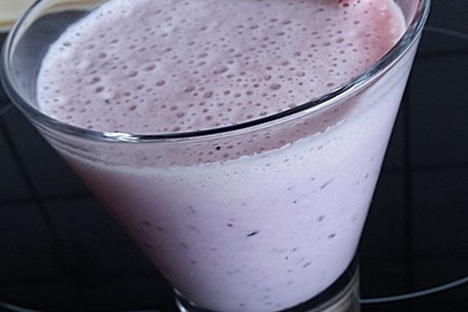 Erdbeer-Blaubeer-Smoothie