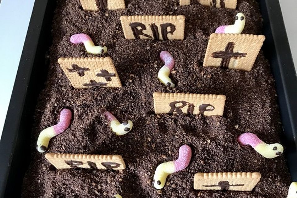 Halloween Zombiegrab-Kuchen