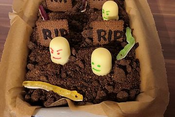 Halloween Zombiegrab-Kuchen