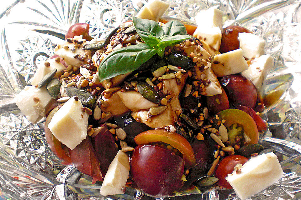 Tomaten-Mozzarella Salat à la Momo