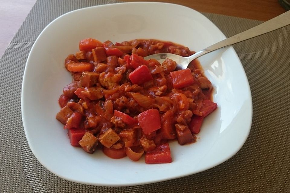 Veganes Gulasch