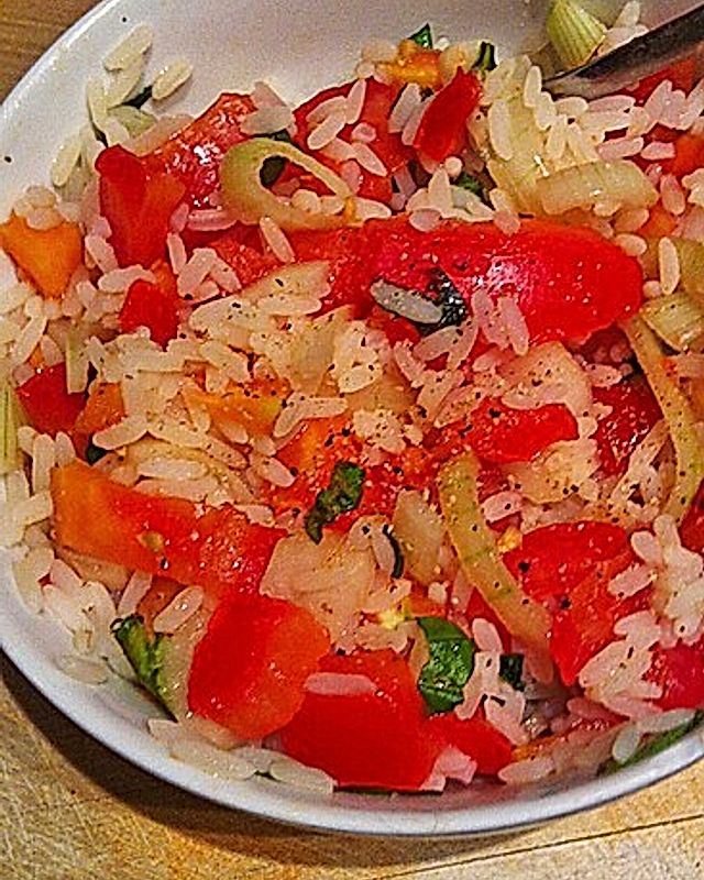 Lauwarmer Tomaten-Reis-Salat
