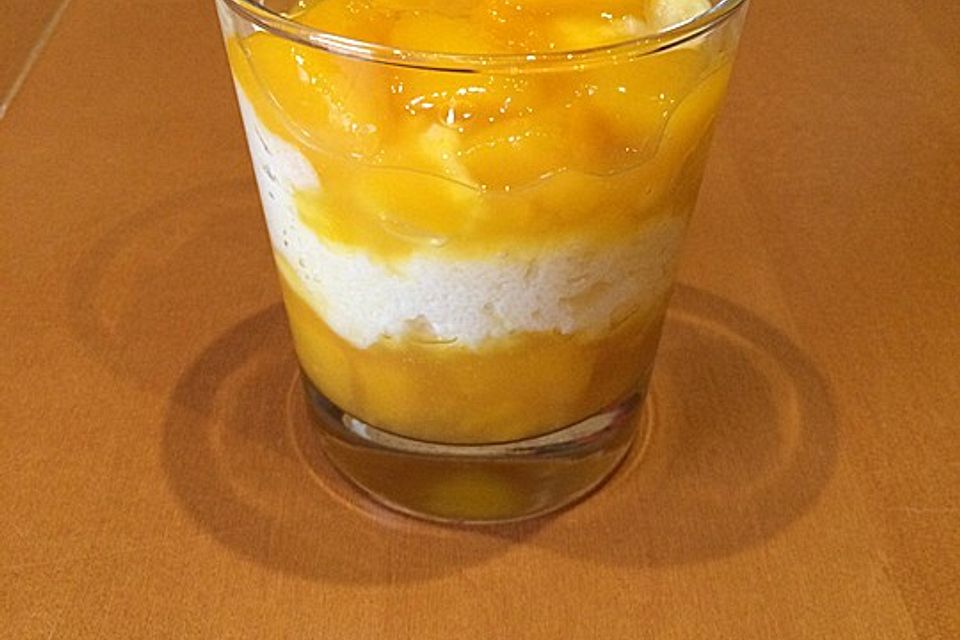 Mango-Grießpudding-Nachspeise Mango-Grießpudding-Nachspeise