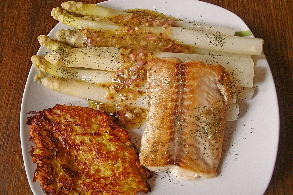 Spargel mit Balsamico-Senfsoße