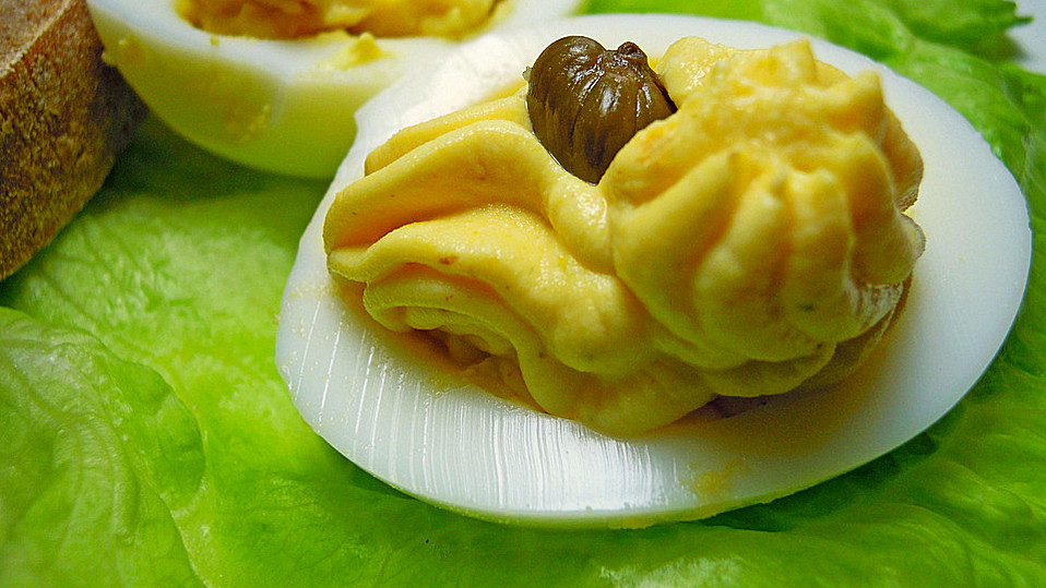 Gefüllte Eier mit Frischkäse, Curry und Cognac von Abacusteam Gefüllte Eier mit Frischkäse, Curry und Cognac von Abacusteam