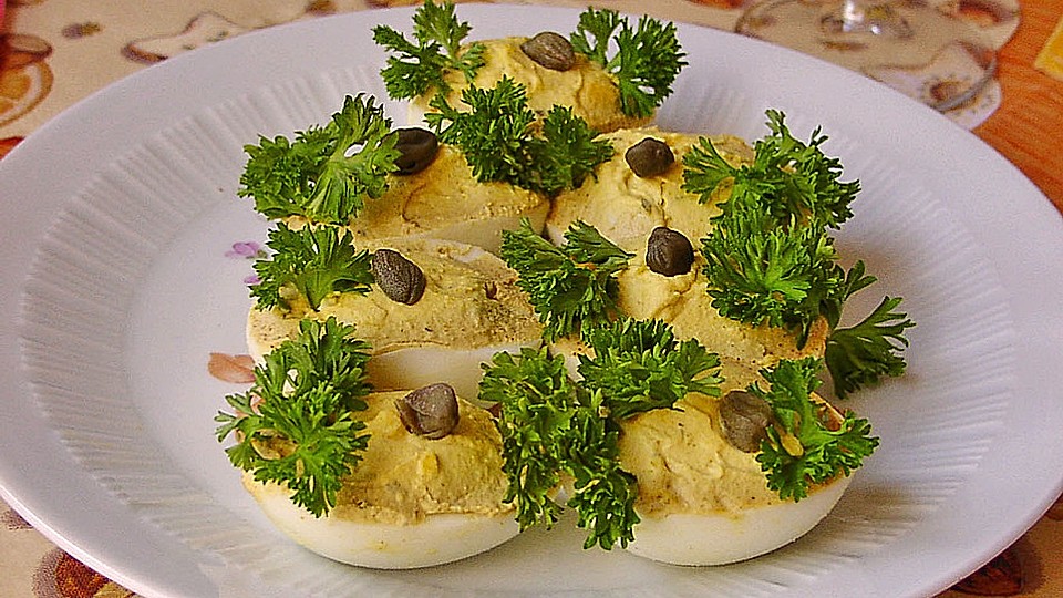 Gefüllte Eier mit Frischkäse, Curry und Cognac von Abacusteam| Chefkoch