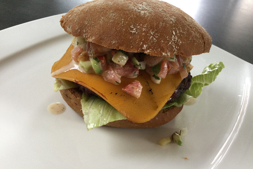 California Burger mit Avocado-Mayonnaise